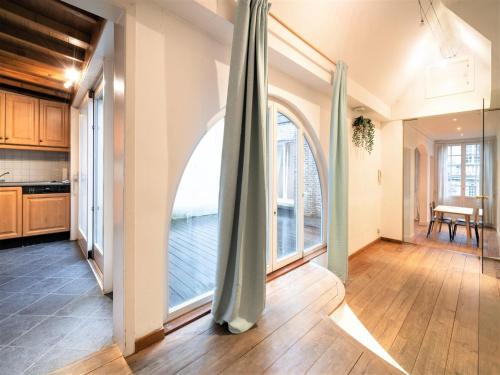 Deluxe Capital Street Stay for 12, Antwerp
