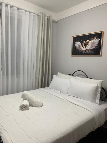 EM Homes Modern 1-Bedroom Apartment with Pool 15 Minutes from JKIA Airport in Athi River