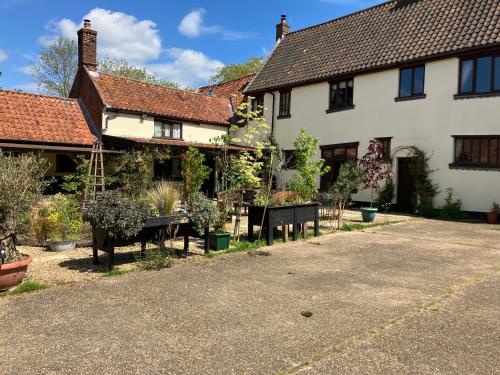 Exterior view of Valley Farmhouse, Westhall