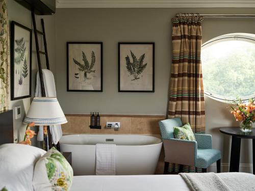 Bowood Hotel Spa and Golf Resort Room Type - Deluxe Double Room with Bath