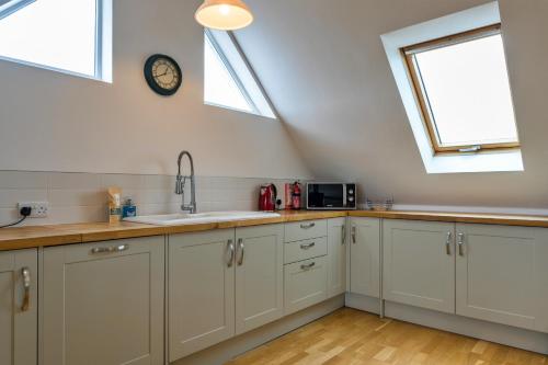 Kitchen, Finest Retreats - Tregirls in Colan