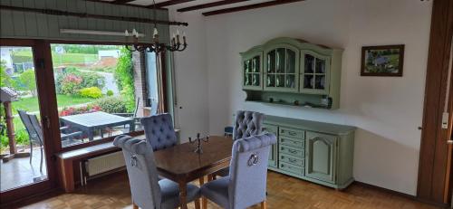 Ēdiens un dzērieni, Ferienwohnung Haus Marlies in Alpenrod