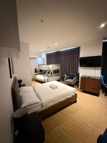 Flat 17 VR - Step from Tube Station