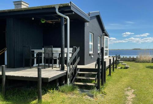 Vista exterior, Cozy Summer House With Fjord Views in Uggelhuse