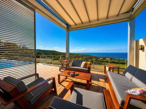 Koplietošanas atpūtas telpa ar TV, Azura House Sea view Pool in El Alia