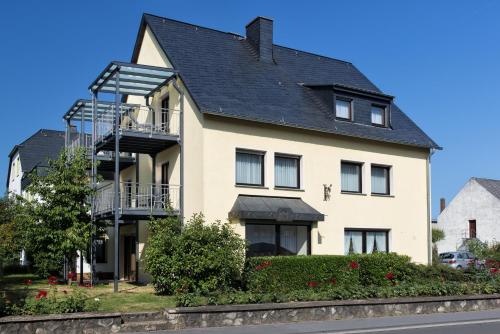 Moselweingut & Gästehaus Hubertushof
