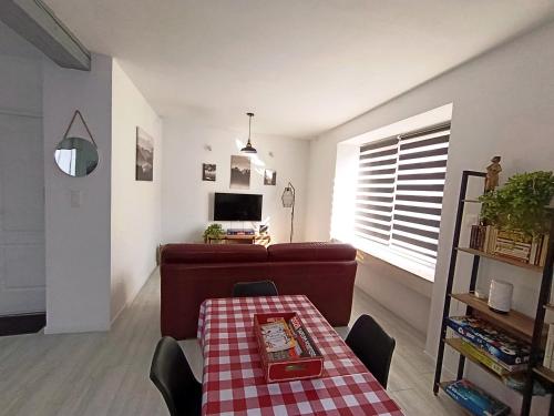 Charmante maison familiale au cœur du village in Aubusson-d'Auvergne