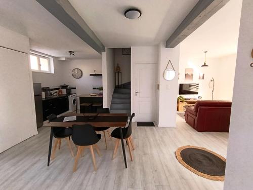Charmante maison familiale au cœur du village in Aubusson-d'Auvergne