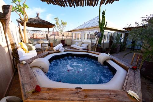 Exterior view of Riad MISS CARACAL Jacuzzi & Rooftop