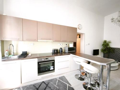 Silver Grass Suite - image 4