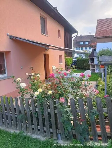 BnB LES OISEAUX, chez Lidia, 26m2 à 44m2, 2ème étage in Vendlincourt, Schweiz