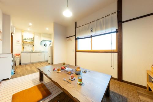 Kamenoya, Entire Home, Direct bus to Haneda & Disney, 76 m2, 7 min to Kameari Sta