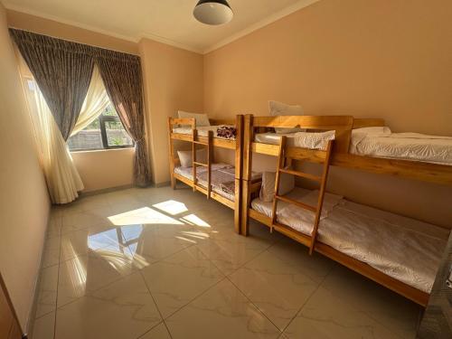 Jeepers Creepers Backpackers in Lobamba