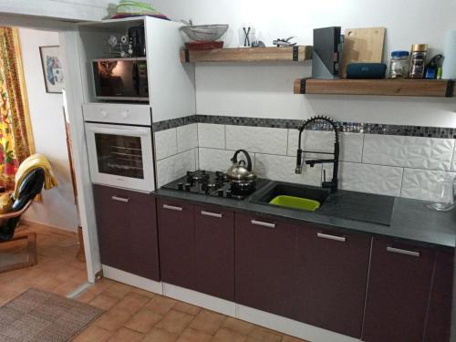 Cottage Sleeps 2 - Free Parking Pet Friendly in Castillonnes