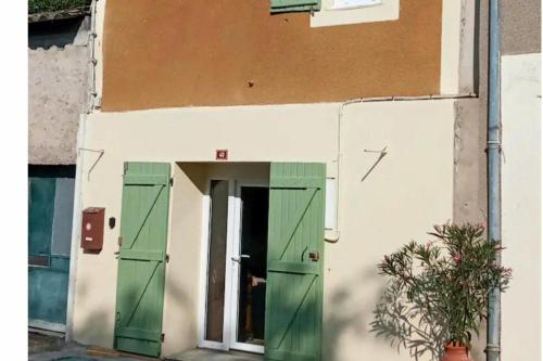 Cottage Sleeps 2 - Free Parking Pet Friendly in Castillonnes
