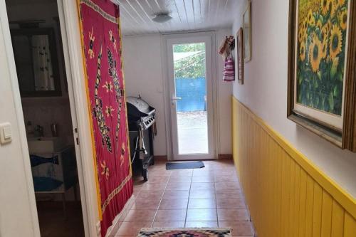 Cottage Sleeps 2 - Free Parking Pet Friendly in Castillonnes