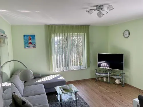 Ostseebrise Wohnung 12 im Haus Stranddistel, komfortable Ferienwohnung im 1 OG fur 3 Personen in Zingst in Zingst, Deutschland