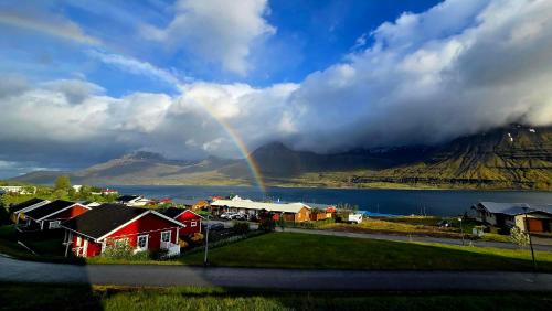 Alrededores, Cozy Fjord Loft in Reydarfjordur