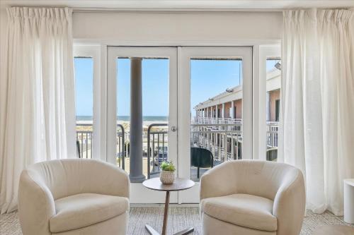 Coliseum Ocean Resort - image 18
