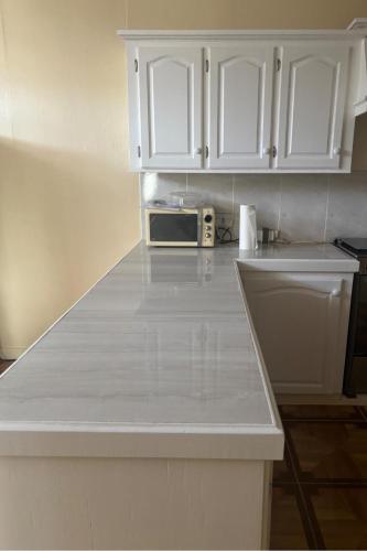 2 Bed Apartment - Sea View & 10min to Local Beach in Gouyave