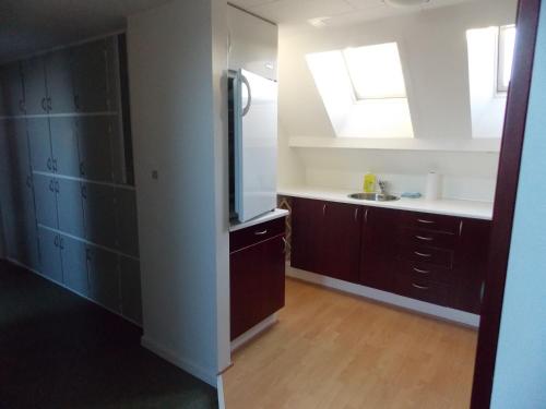 Kitchen, Nygammelsø Bed & Breakfast in Stege