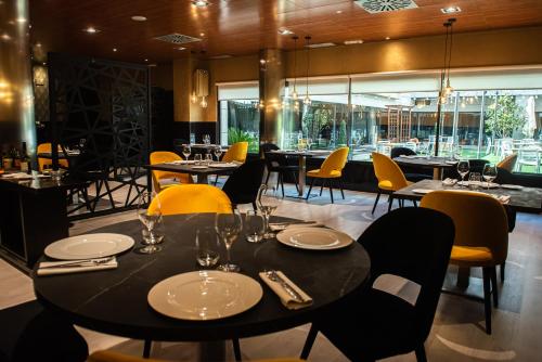 Restaurant, SERCOTEL PRINCESA DE EBOLI in Pinto