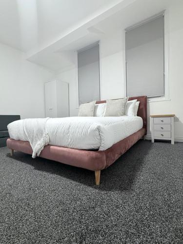 Spacious Flat Central & Cozy - image 2