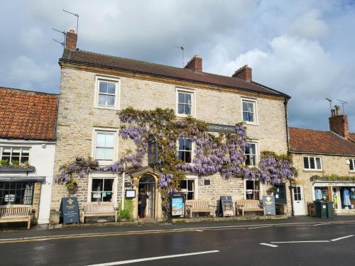 The Feathers Hotel, Helmsley, North Yorkshire - The Coaching Inn Group - Nawton