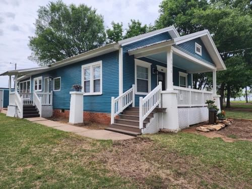. Peaceful 2BR Getaway With Scenic Views