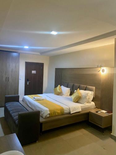 Bridgewaters Hotel – khách sạn tại Wuye