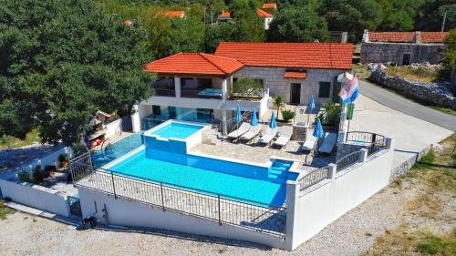 Exterior view, Villa Solaris in Rašćane