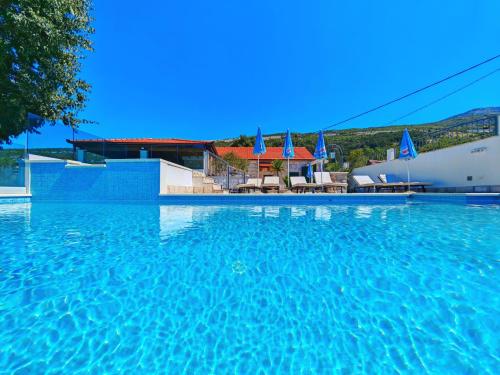 Swimming pool, Villa Solaris in Rašćane