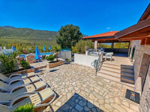 Surrounding environment, Villa Solaris in Rašćane