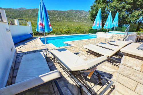 Surrounding environment, Villa Solaris in Rašćane