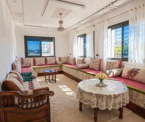 Bright Apartment with Balcony - Quiet and Comfortable in Ouazzane