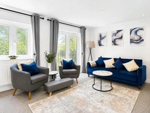 Boutique Townhouse - Sleeps up to 8 - Perfect for Families & Groups! photo 2