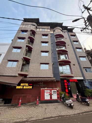 Exterior view of Hotel Shifa Manor