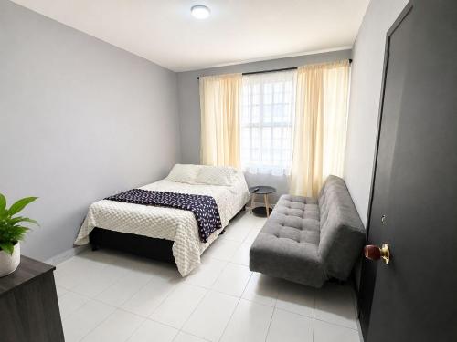 confortable habitacion privada, cerca hospitales y centro de bogota
