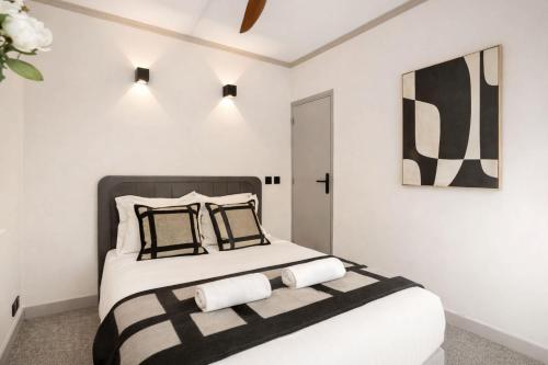 Eiffel Tower - Premium apartment for 6 with lift - image 11