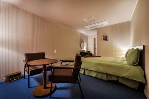 room detail thumbnail 0