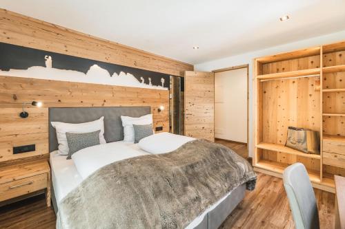 2 bedrooms, 3 beds