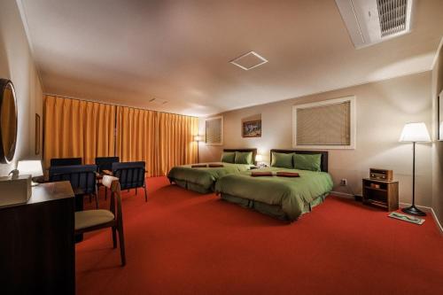 room detail thumbnail 1