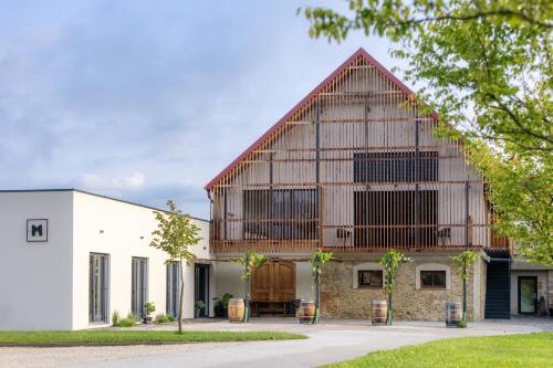 Зовнішній вигляд готелю, WINERY AND APARTMENTS MAROF in Podsreda