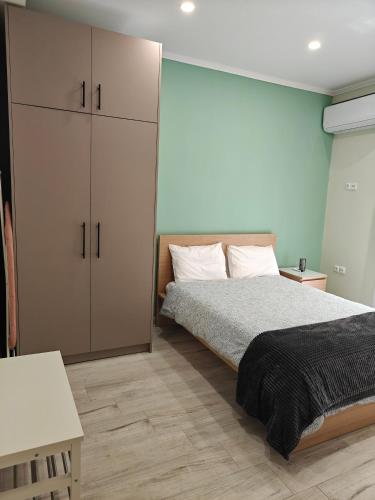 Central Modern Living Apartment 1 in 埃萊夫塞魯波利