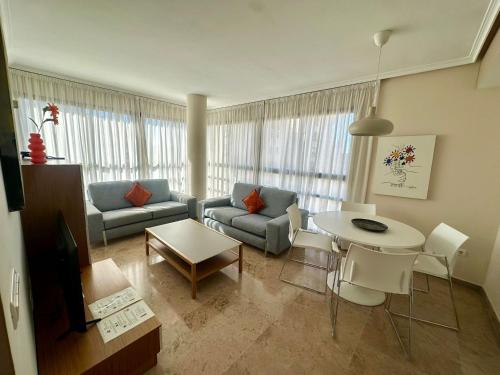 아파르타멘토스 플라자 피카소 (Apartamentos Plaza Picasso) in 캄파나르