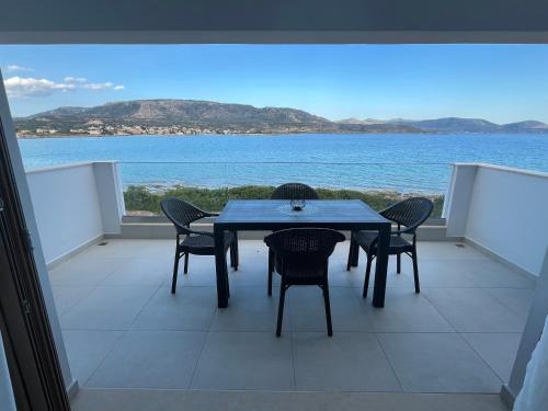Latsis Suites in Karavostasi (Xili)