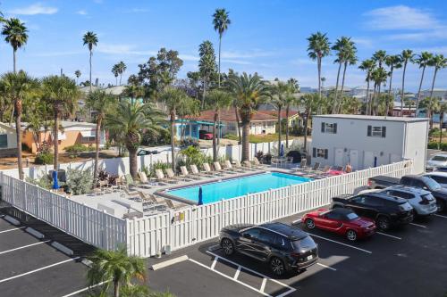 Madeira Place 402 Top Floor Gulf Views Heated Pool - image 3