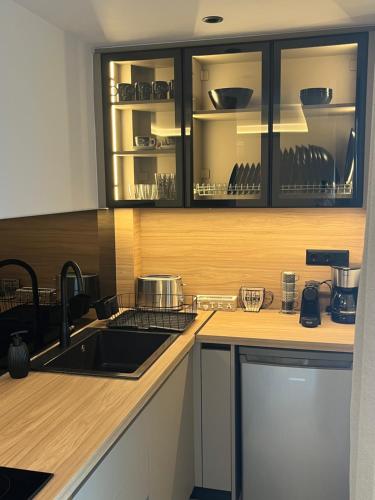 Latsis Suites in Karavostasi (Xili)