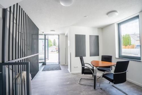 Aparthotel Neckartal - Premium Serviced Apartments mit je 2 Doppelzimmern - Highspeed-WLAN, 55'' Sma in Remseck am Neckar