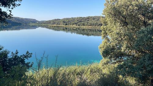 周邊環境, 瓜迪亞納旅館 (Hostal Guadiana) in 魯伊德拉
